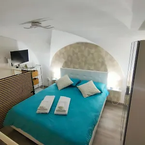 la-casa-di-elena.sicilyhotelsitaly.net/